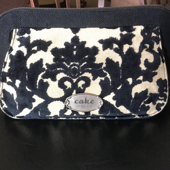 Petunia Pickle Bottom Handbags - Petunia Pickle Bottom Cake Cameo Clutch